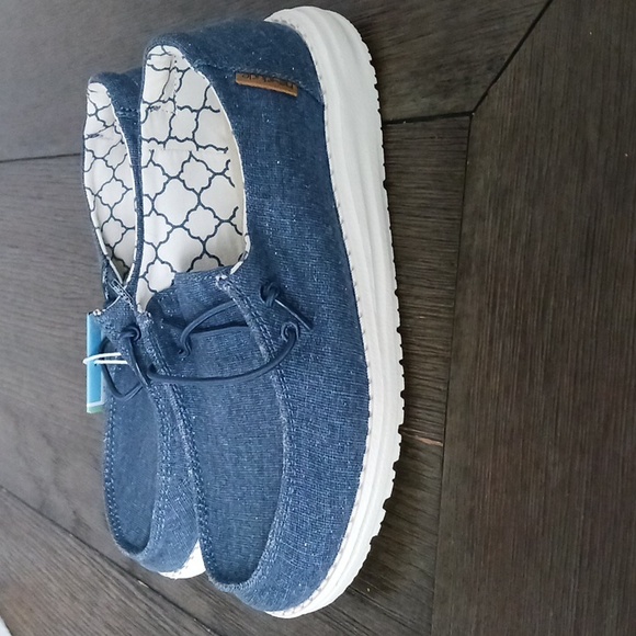 NWT Hey Dude Wendy Youth Sparkling Denim Size US Y1-L2 - Picture 4 of 5